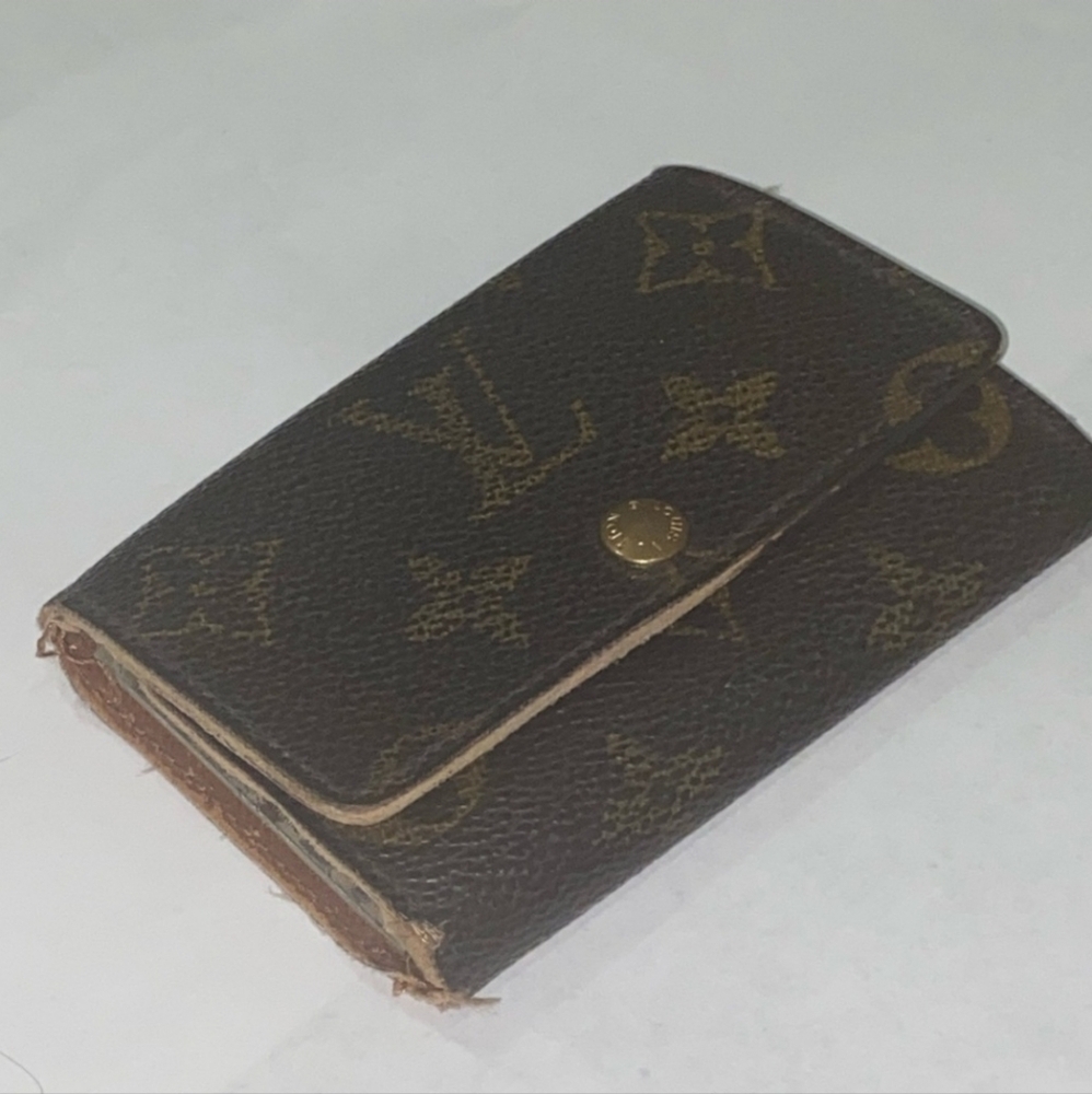 Authentic Louis Vuitton 6 Key/Card Holder - Picture 3 of 13